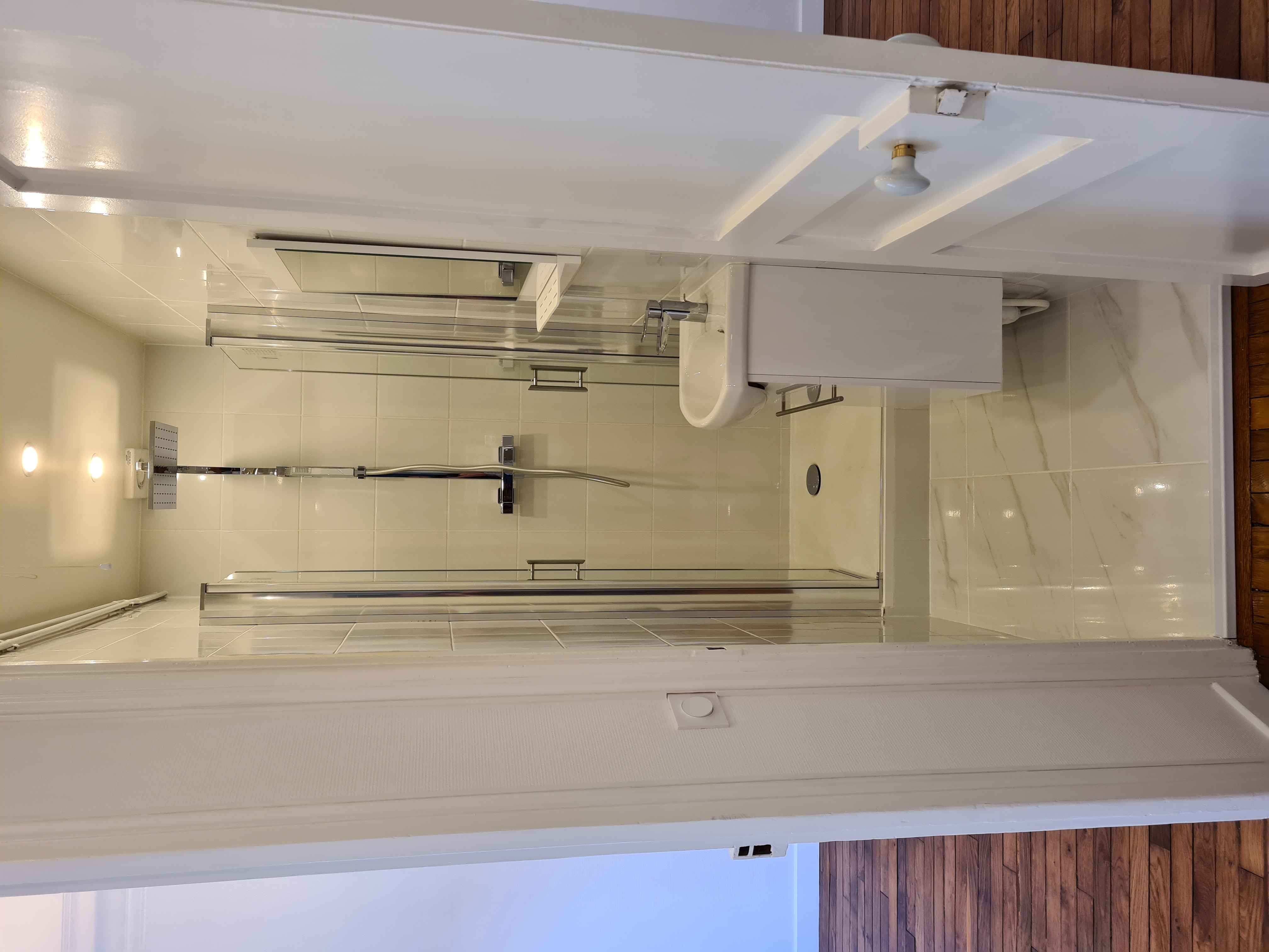 Salle de bain neuve